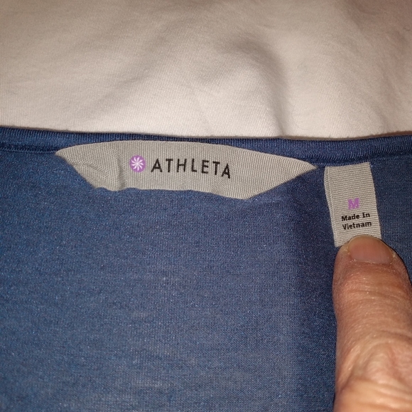 Athleta blue long sleeve scoop neck layered top - Picture 5 of 9